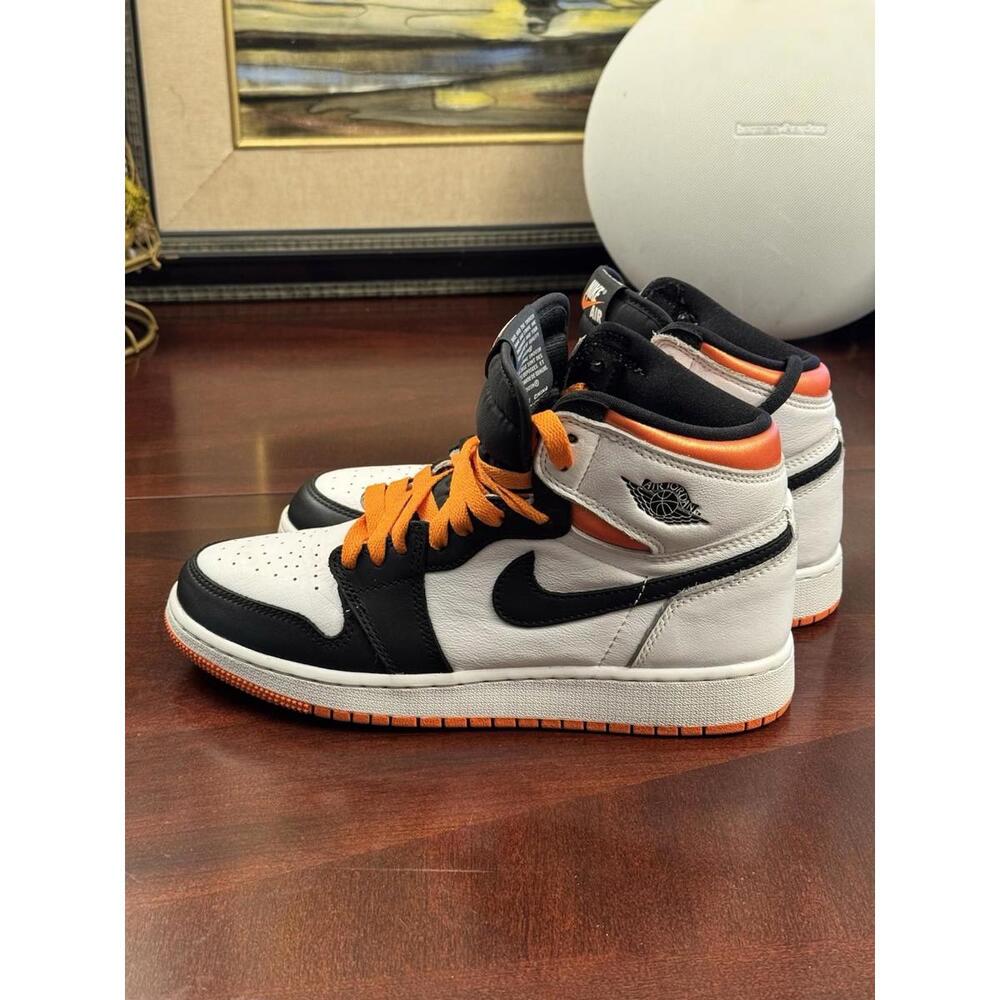 Size-7Y Nike Air Jordan 1 High OG GS 'Electro Orange' 2021  575441-180
